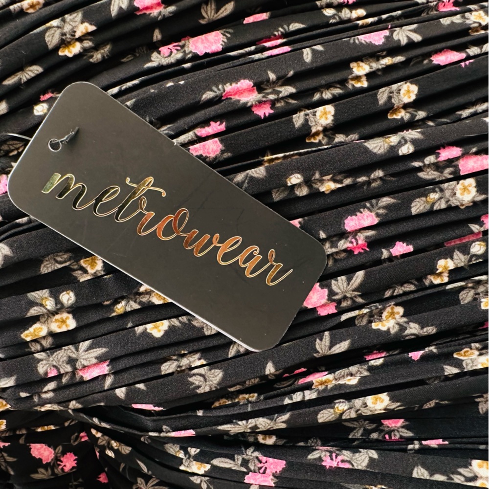 New Metro Wear black floral pleated midi skirt - Picture 12 of 12